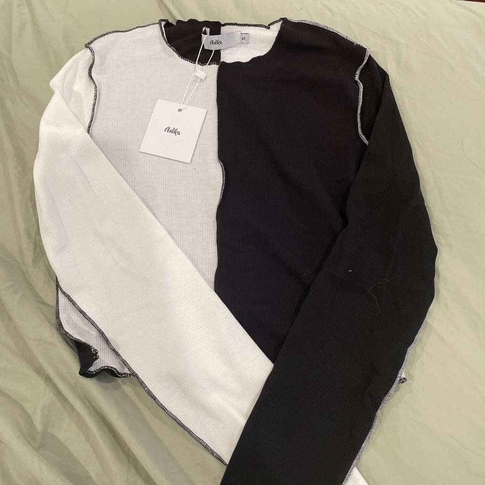 adika long sleeve black and white top